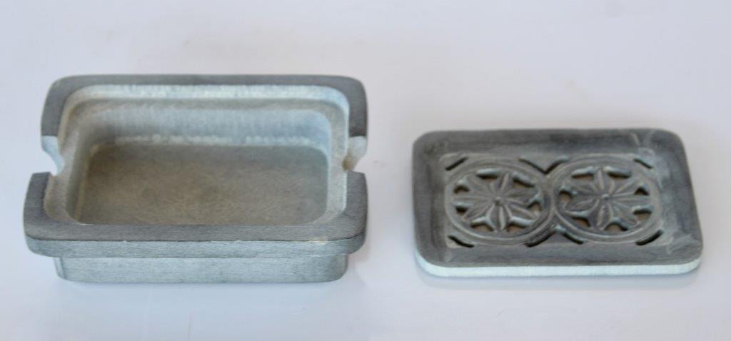 Grey Stone Cutout Soap Dish With Loose Lid